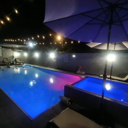 Aquaville Dorado Moderna A Studio 7 外观 照片